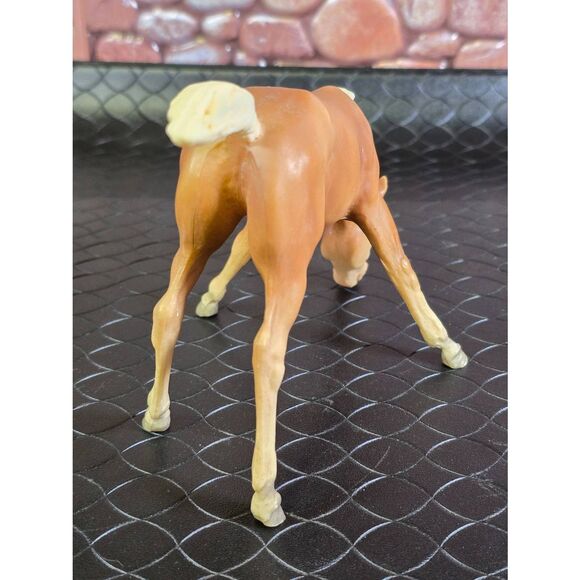 Breyer Model Horse Traditional GRAZING FOAL #A98 - Picture 4 of 10